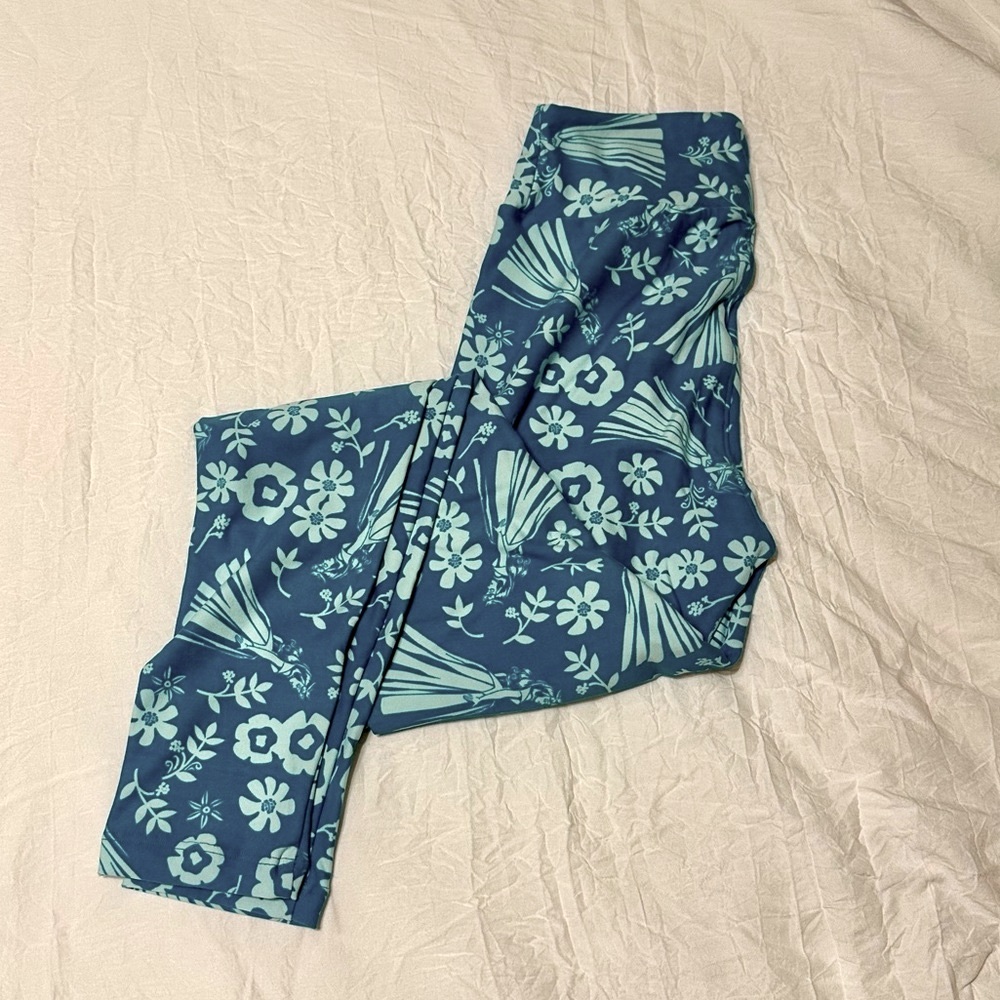 Lularoe Disney Sleeping Beauty leggings